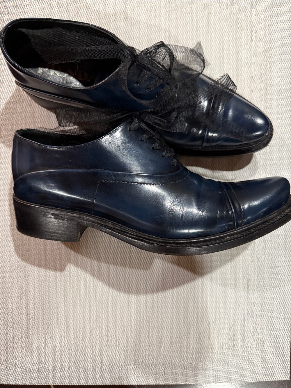Prada dark navy blue patent leather ribbon lace oxfords shoes .Womens